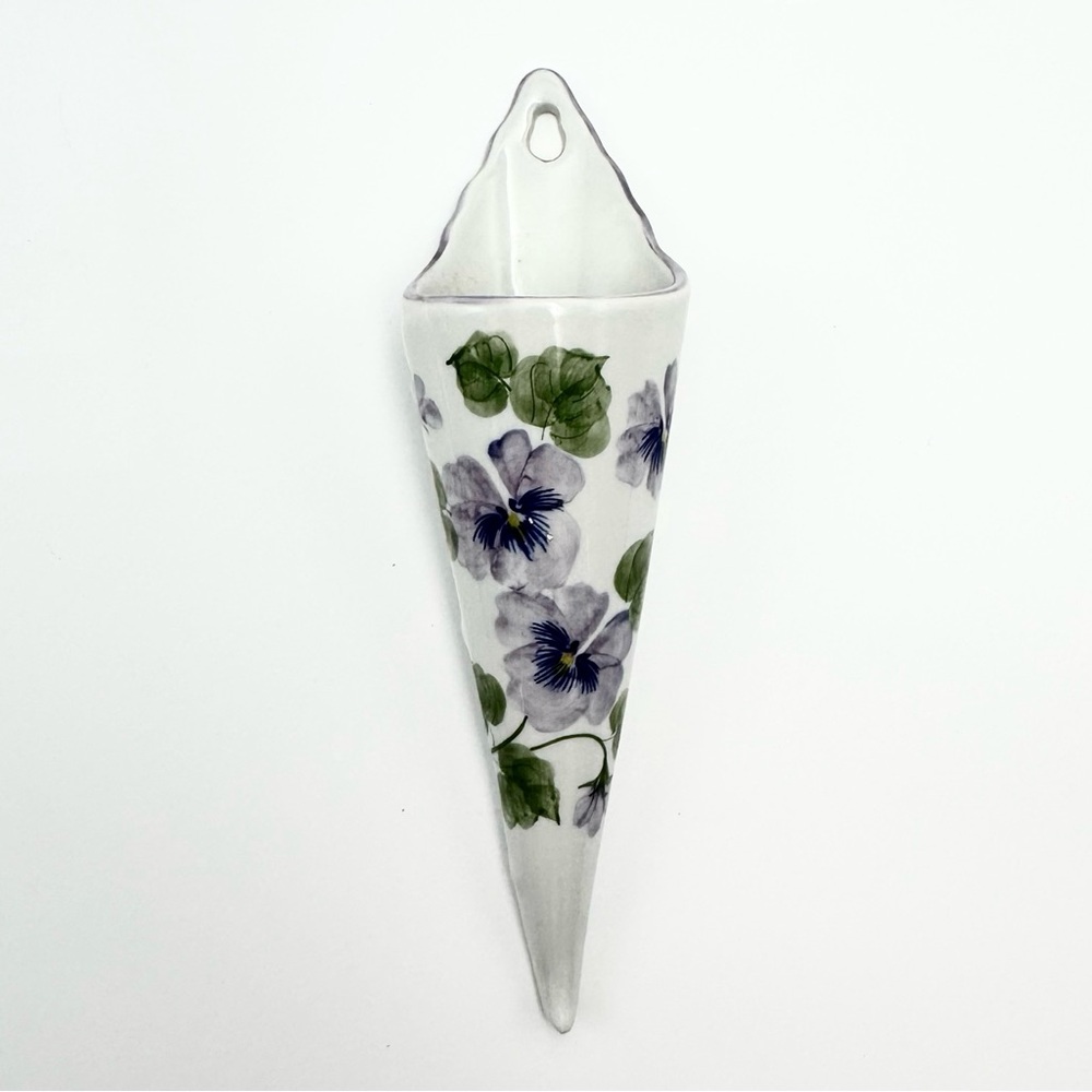 Delicate Purple Pansy Flowers Ceramic Wall Pocket Vase 9.5” Andrea by Sadek EUC